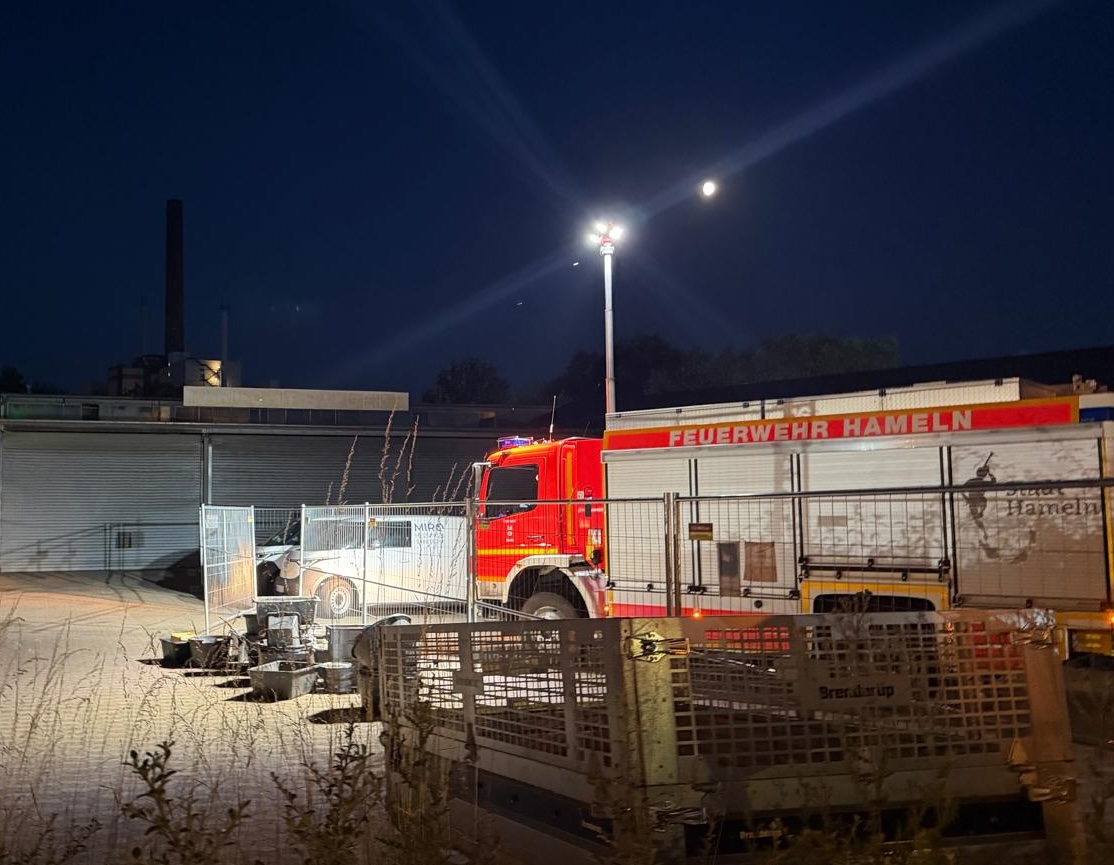 Spurensuche - Feuerwehr leuchtet den Tatort aus